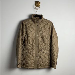 QUILTED PUFFER coat in army green.